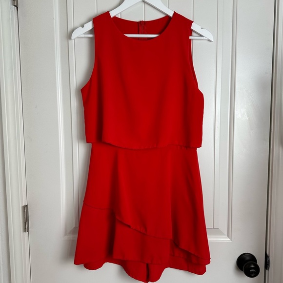 Boutique Chic Flirty red date night Flowy romper size medium - Picture 2 of 7